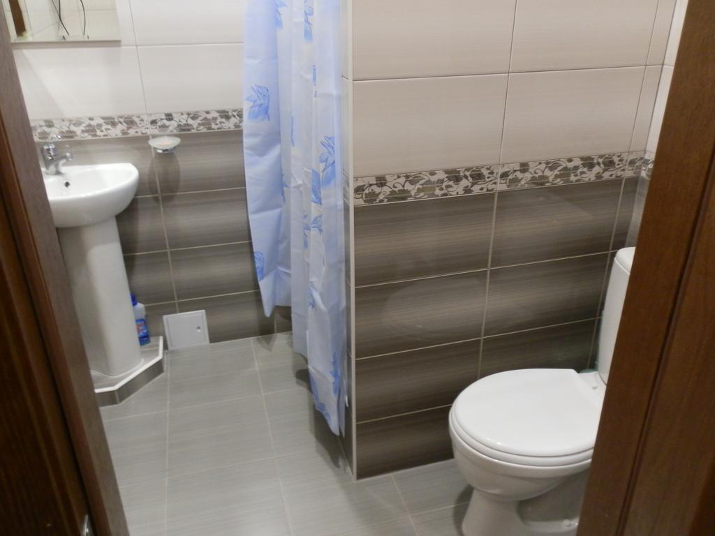 Apartment On Mykoly Ovodova Street Vinnytsia Exterior foto